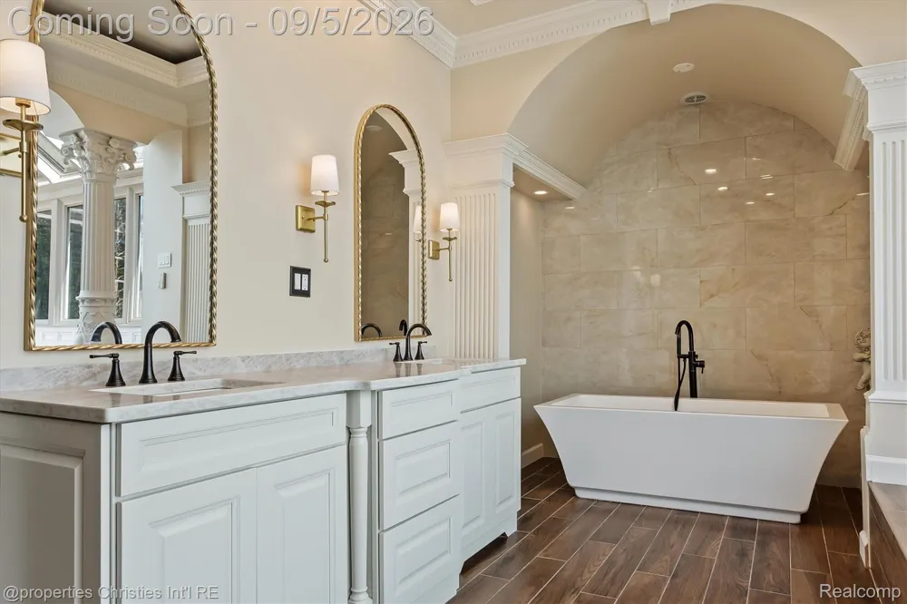 1540 Mill Race Rochester Hills City, MI 48306