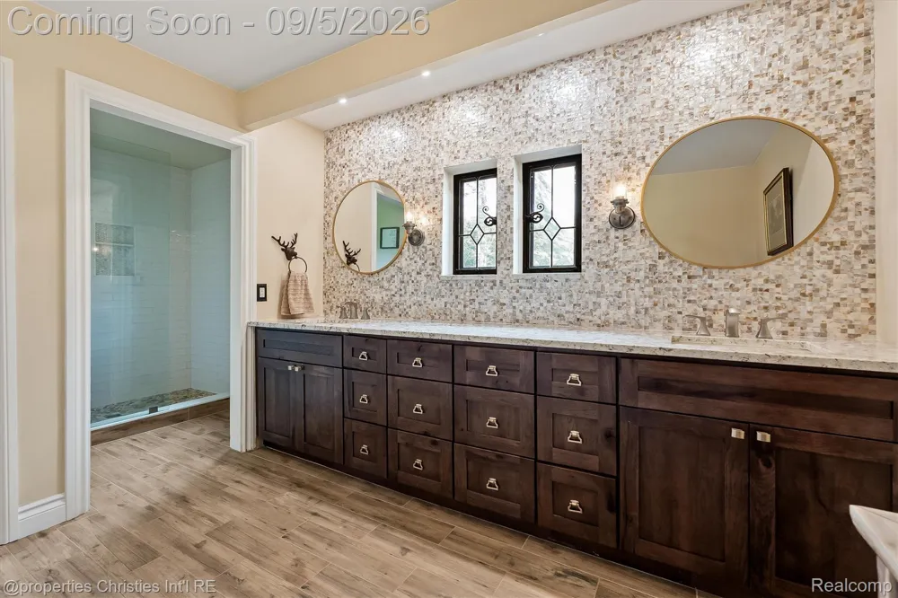 1540 Mill Race Rochester Hills City, MI 48306
