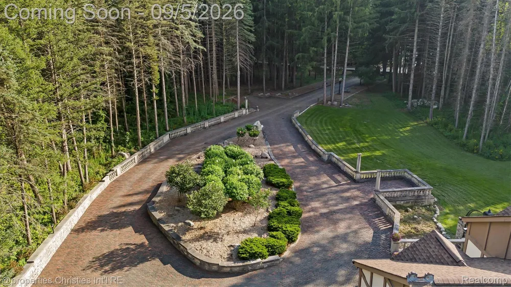 1540 Mill Race Rochester Hills City, MI 48306
