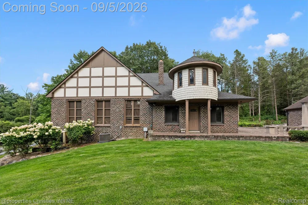 1540 Mill Race Rochester Hills City, MI 48306