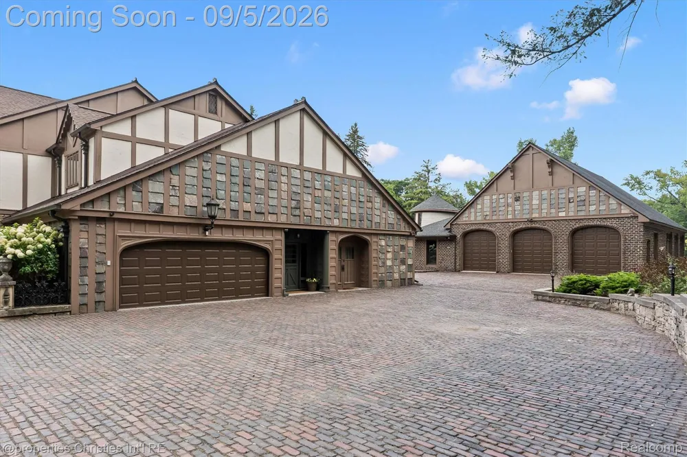 1540 Mill Race Rochester Hills City, MI 48306