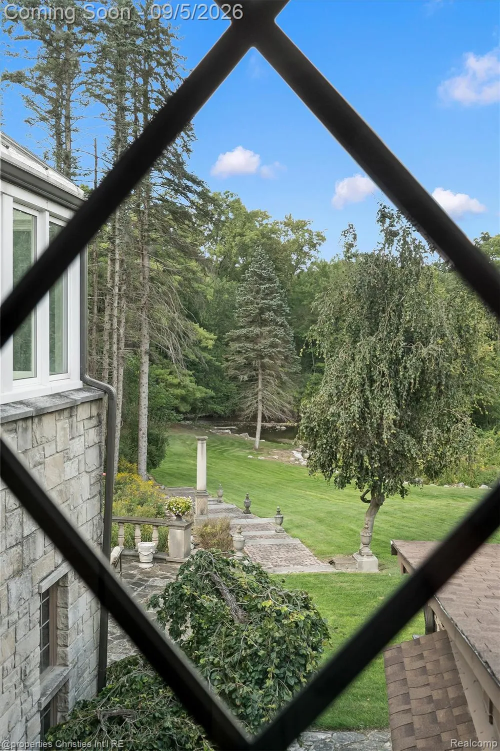 1540 Mill Race Rochester Hills City, MI 48306