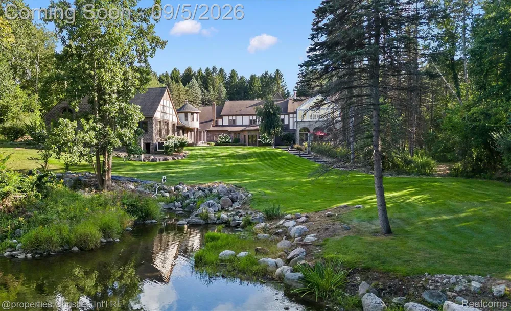 1540 Mill Race Rochester Hills City, MI 48306