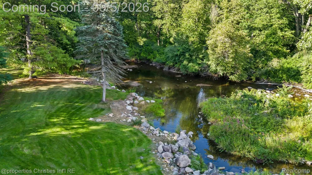 1540 Mill Race Rochester Hills City, MI 48306