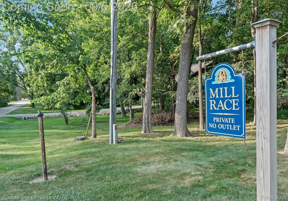 1540 Mill Race Rochester Hills City, MI 48306