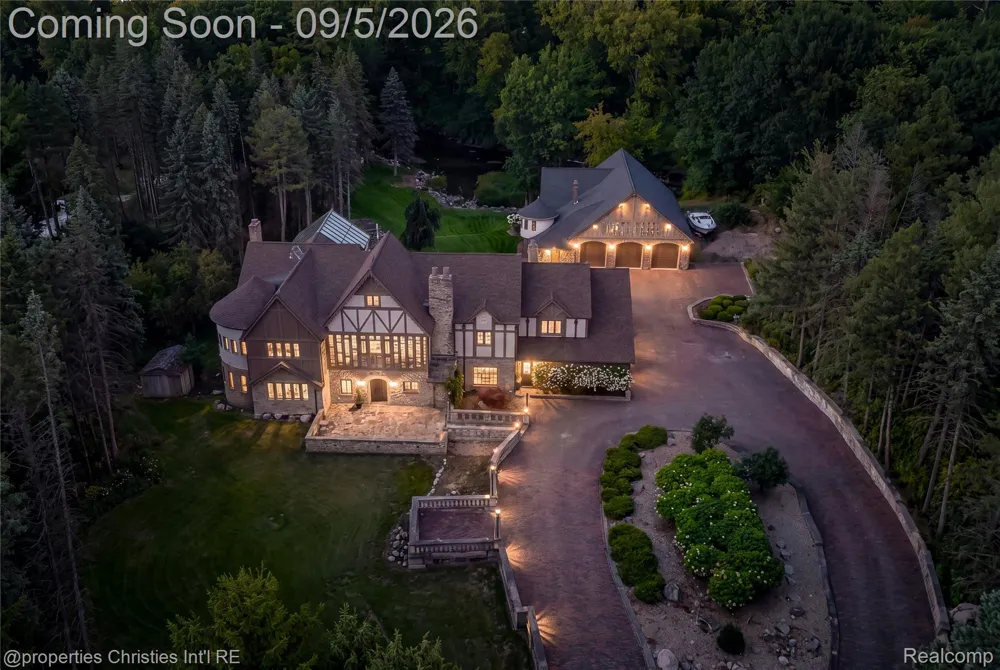 1540 Mill Race Rochester Hills City, MI 48306