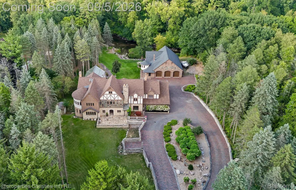 1540 Mill Race Rochester Hills City, MI 48306