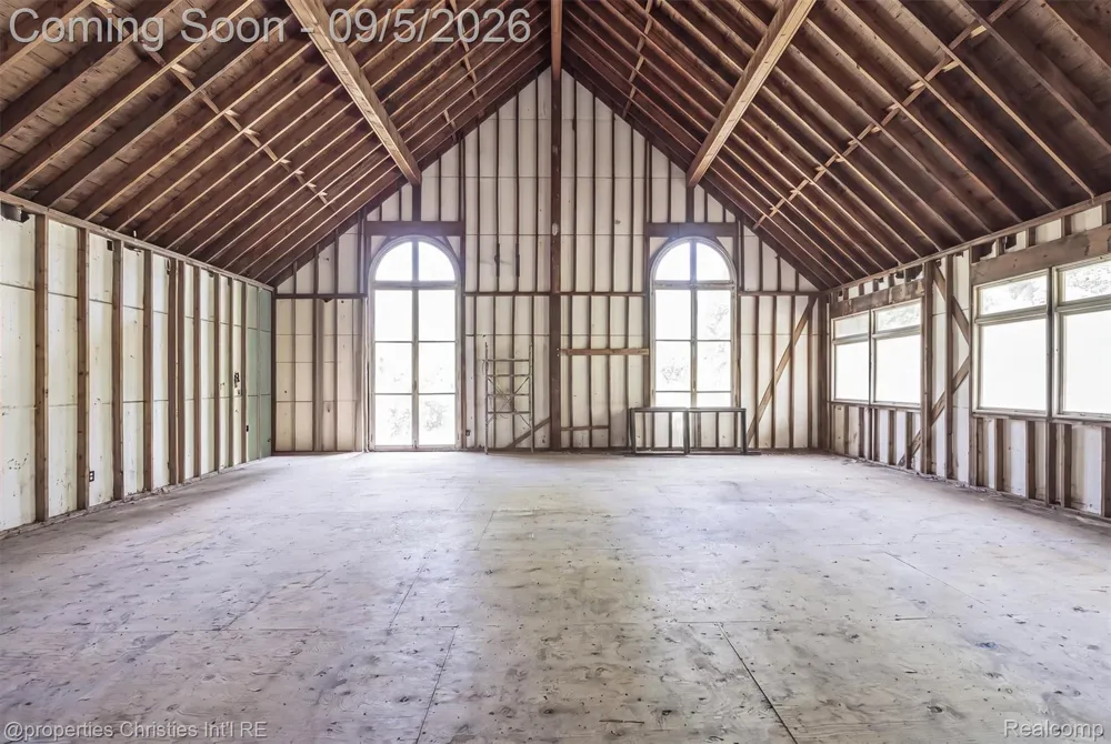 1540 Mill Race Rochester Hills City, MI 48306