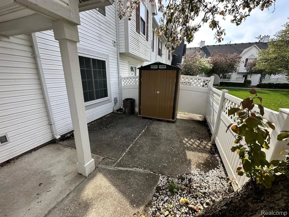 22277 ATLANTIC POINTE Farmington Hills City, MI 48336