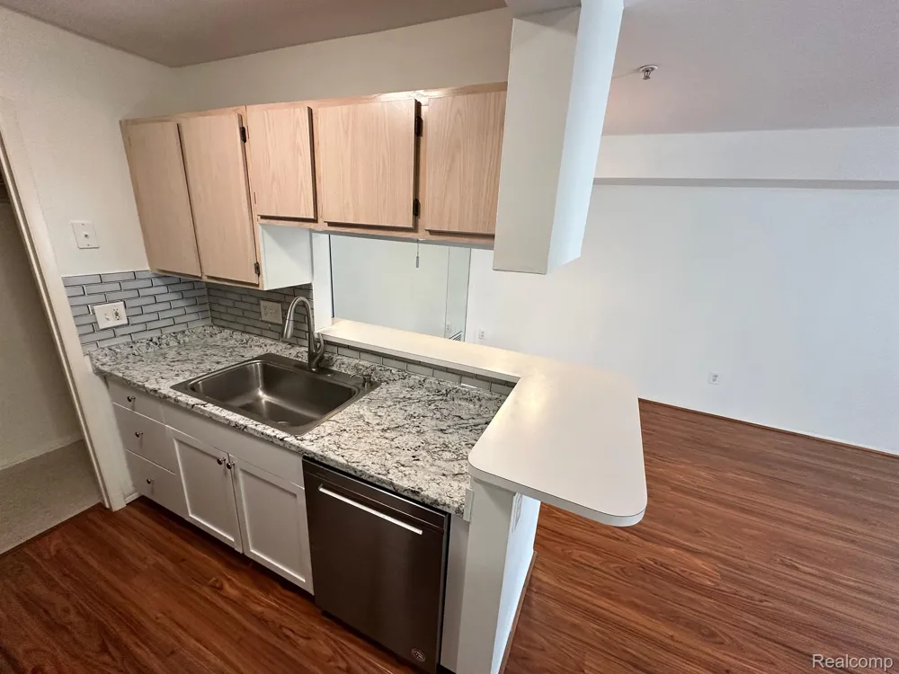 22277 ATLANTIC POINTE Farmington Hills City, MI 48336