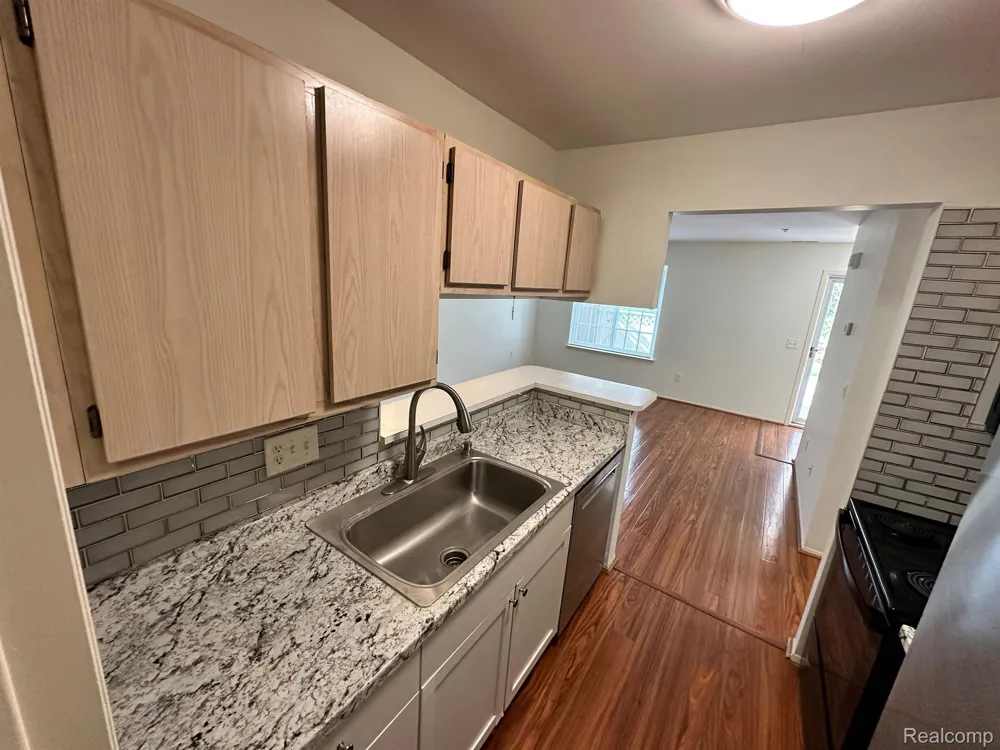 22277 ATLANTIC POINTE Farmington Hills City, MI 48336