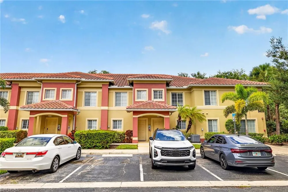 9400 Ivy Brook RUN #108 Fort Myers, FL 33913