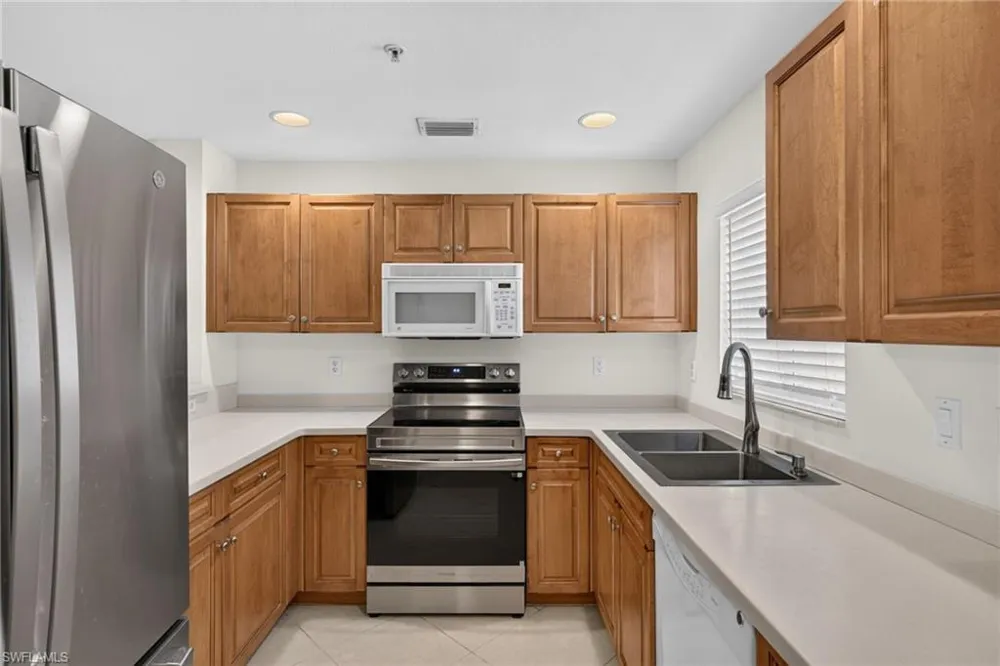 9400 Ivy Brook RUN #108 Fort Myers, FL 33913