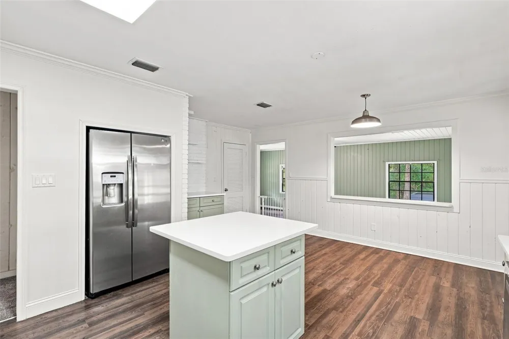 1095 S RIDGEWOOD AVENUE Deland, FL 32720