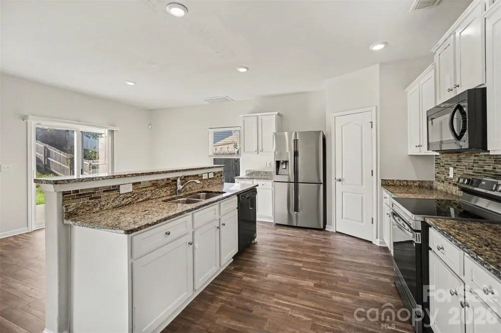 8411 Highgate Drive Charlotte, NC 28215
