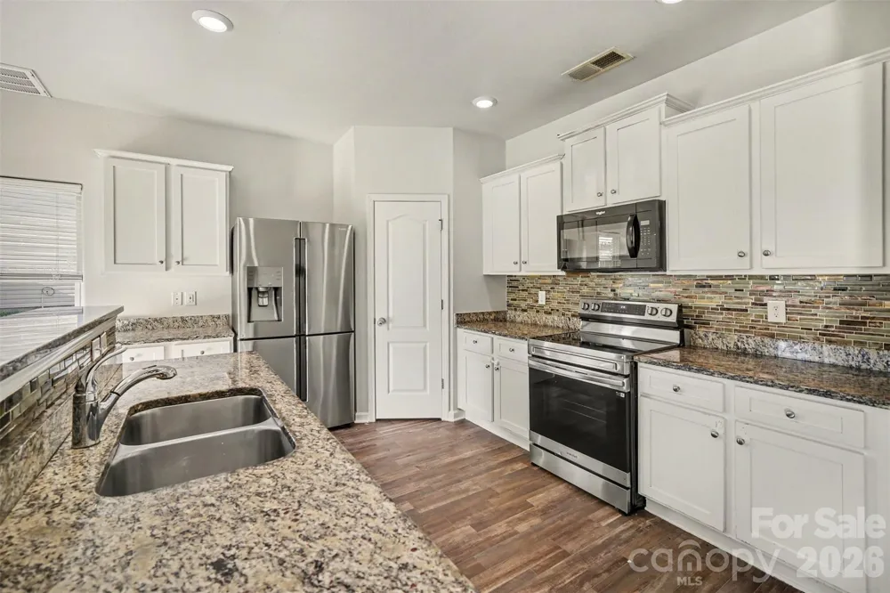 8411 Highgate Drive Charlotte, NC 28215
