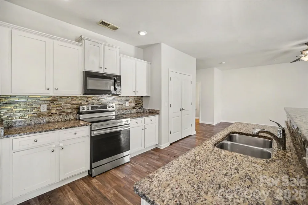 8411 Highgate Drive Charlotte, NC 28215