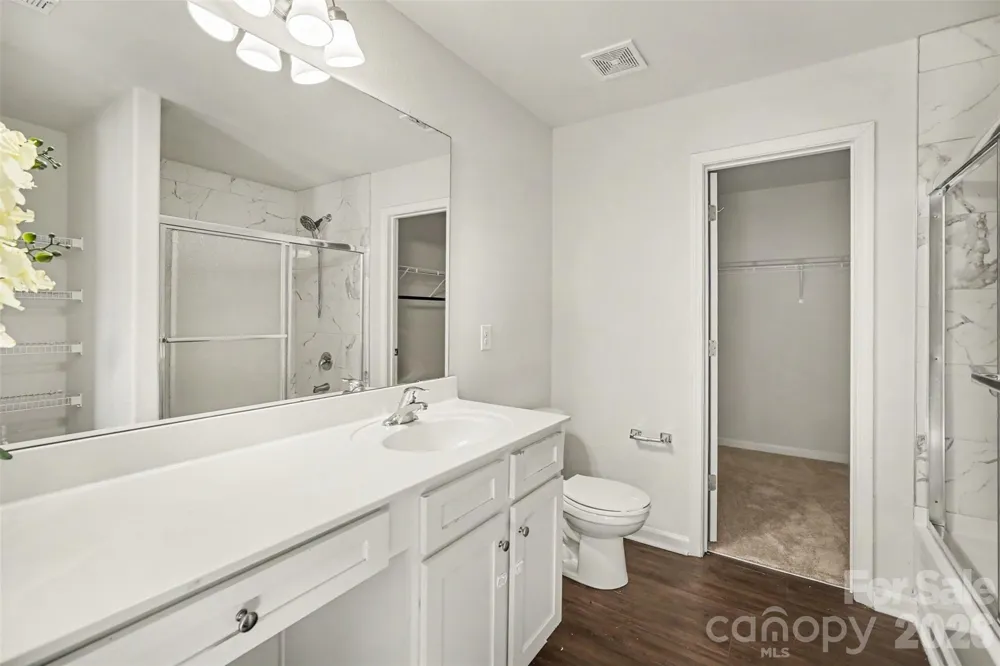 8411 Highgate Drive Charlotte, NC 28215