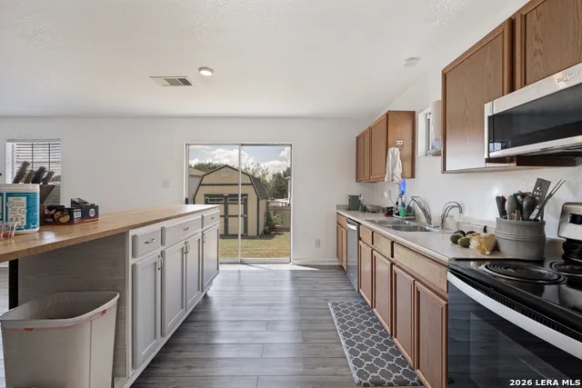 652 CHEROKEE BLVD New Braunfels, TX 78132