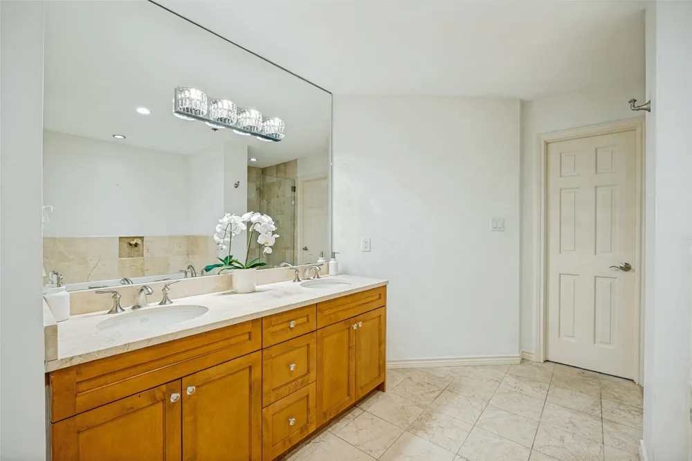 5909 Luther Lane #2104 Dallas, TX 75225