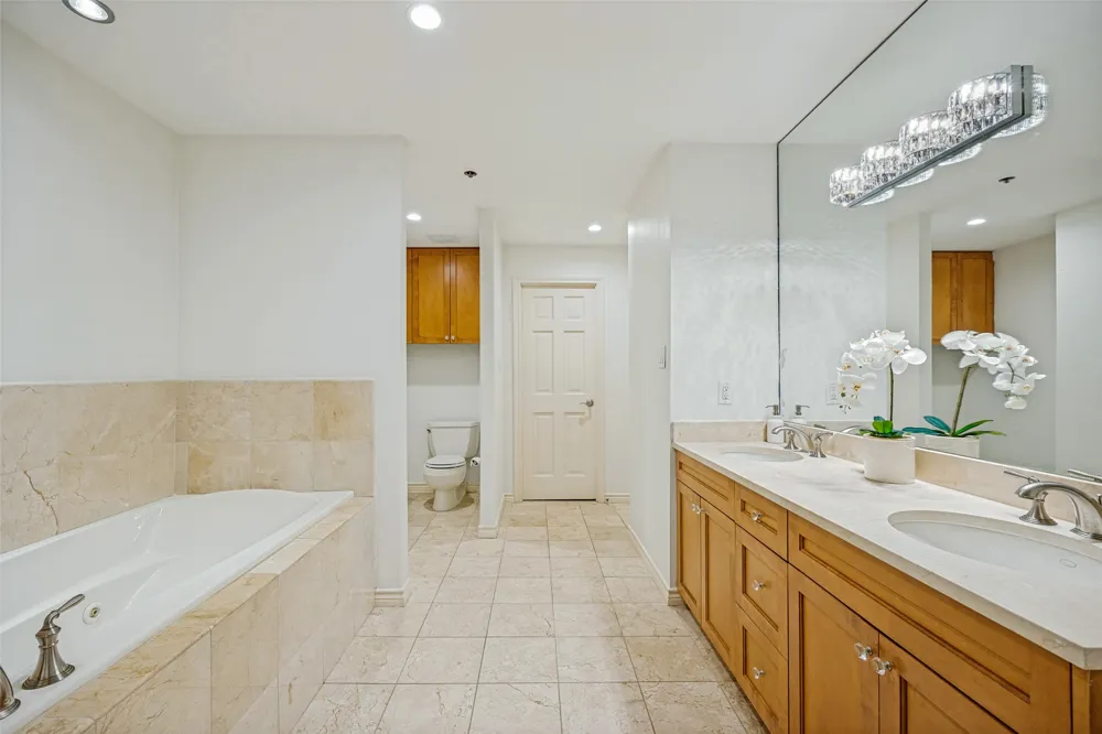 5909 Luther Lane #2104 Dallas, TX 75225