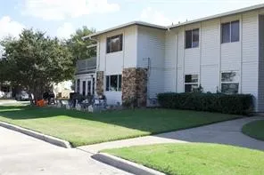 109 Harbor Drive #105 Runaway Bay, TX 76426