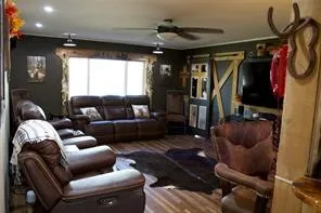 109 Harbor Drive #105 Runaway Bay, TX 76426