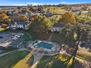 109 Harbor Drive #105 Runaway Bay, TX 76426