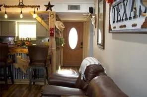 109 Harbor Drive #105 Runaway Bay, TX 76426