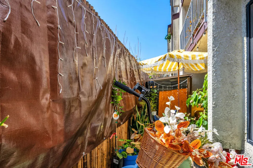 620 W Hyde Park Boulevard #111 Inglewood, CA 90302
