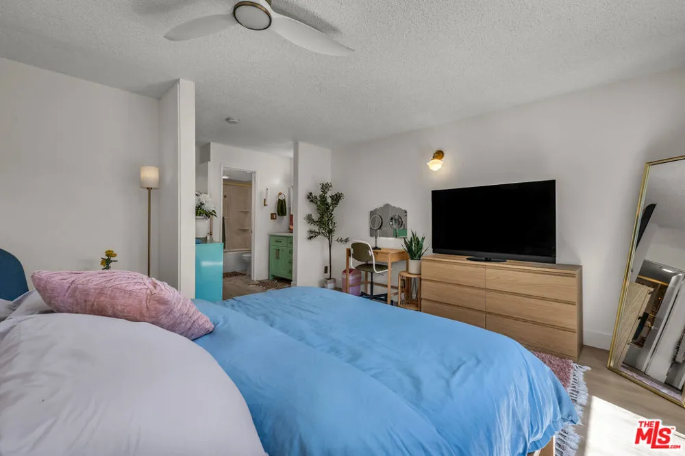 620 W Hyde Park Boulevard #111 Inglewood, CA 90302