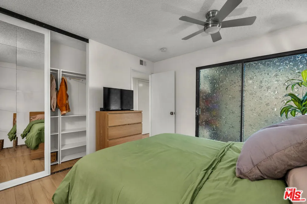 620 W Hyde Park Boulevard #111 Inglewood, CA 90302
