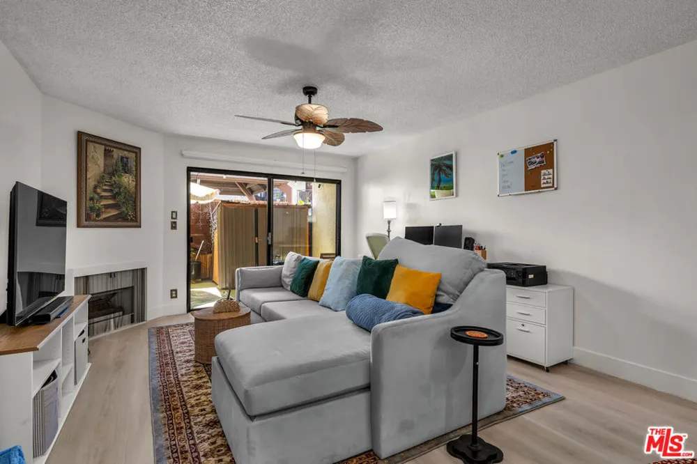 620 W Hyde Park Boulevard #111 Inglewood, CA 90302