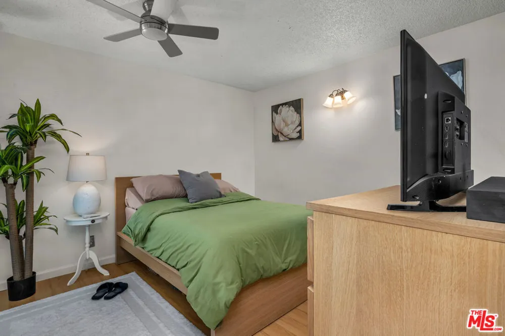620 W Hyde Park Boulevard #111 Inglewood, CA 90302