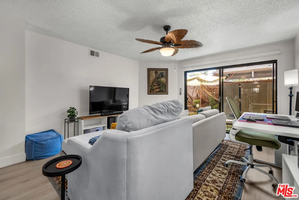 620 W Hyde Park Boulevard #111 Inglewood, CA 90302