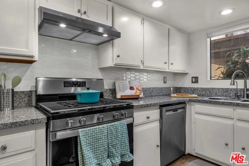 620 W Hyde Park Boulevard #111 Inglewood, CA 90302