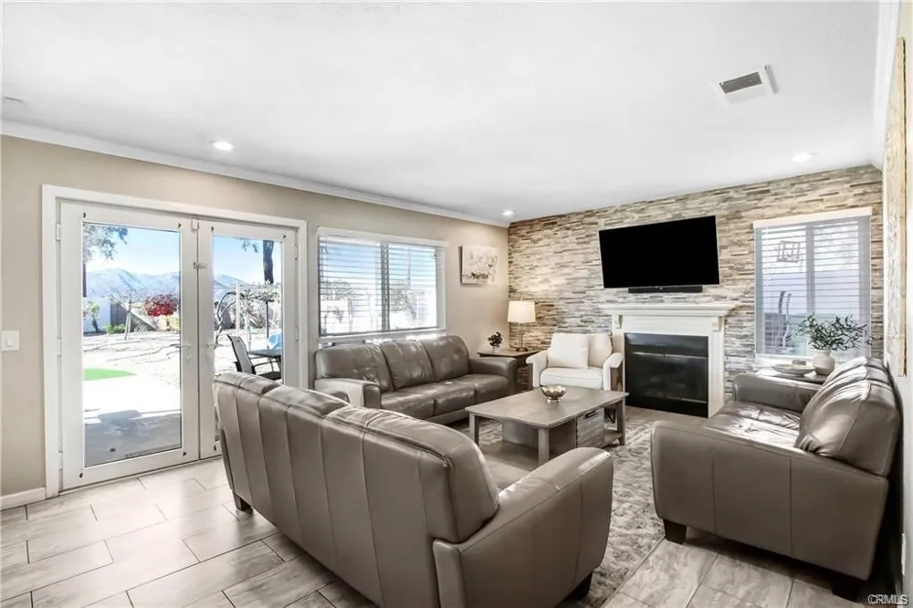 24261 Eagle Valley Moreno Valley, CA 92557