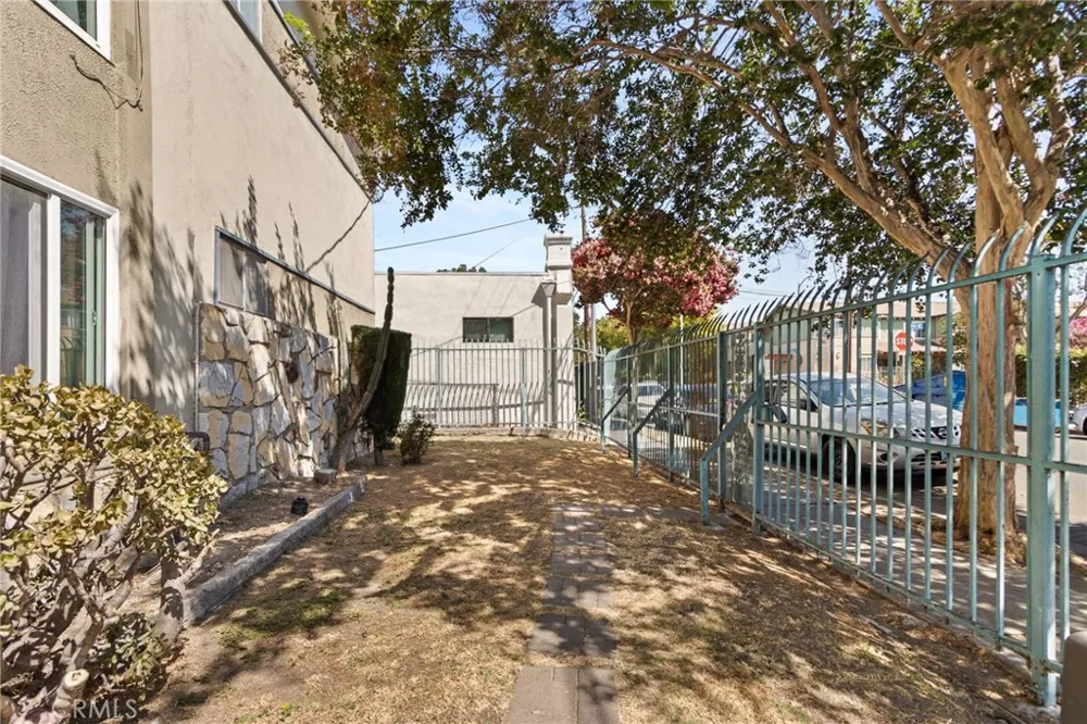 3823 Wisconsin Street #8 Los Angeles, CA 90037