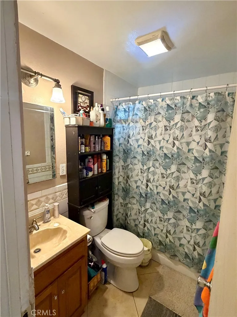 1245 Ross Pomona, CA 91767