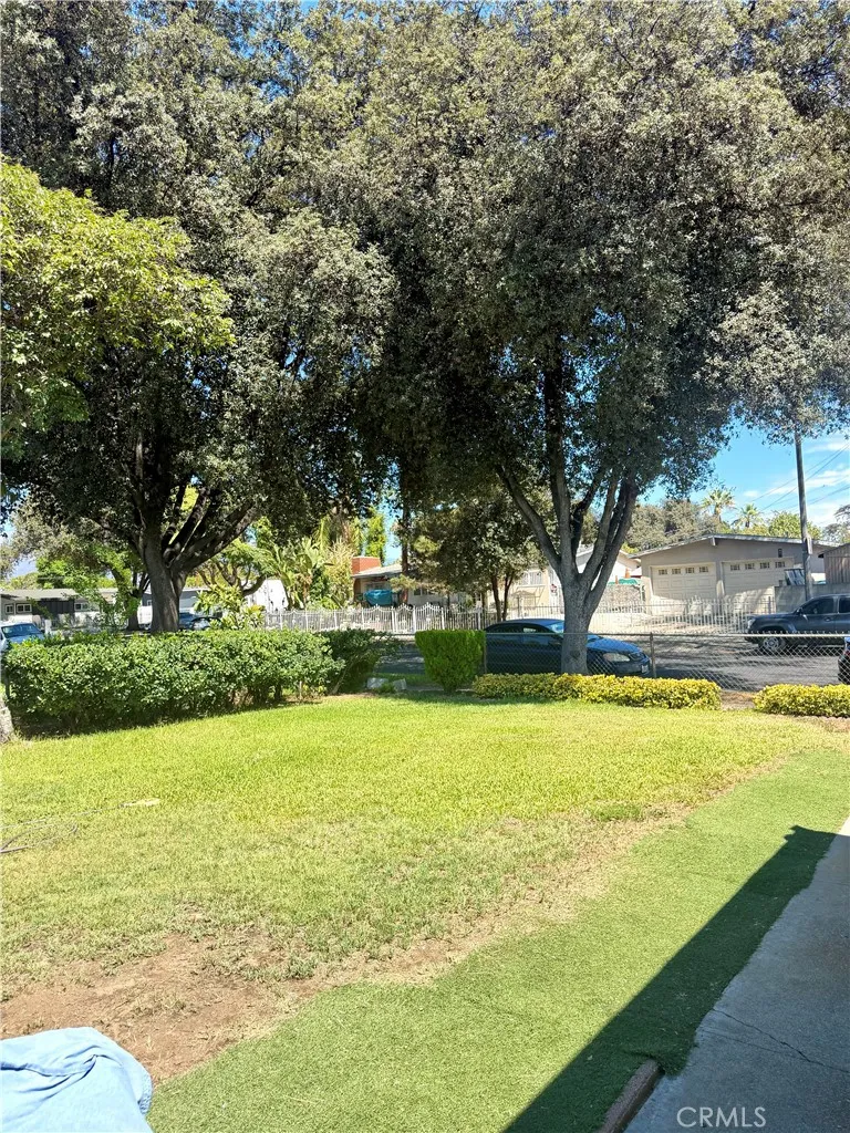 1245 Ross Pomona, CA 91767