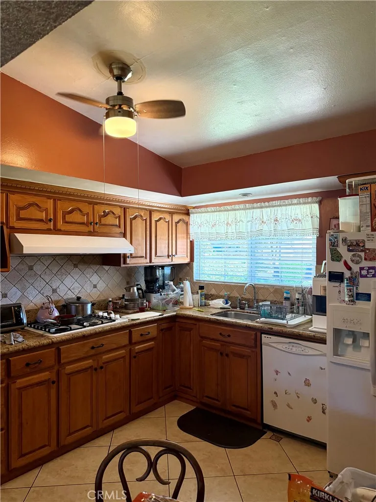 1245 Ross Pomona, CA 91767