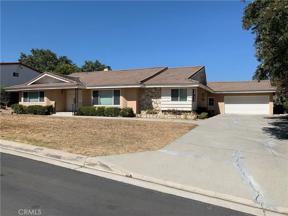 12945 Hillcrest Chino, CA 91710