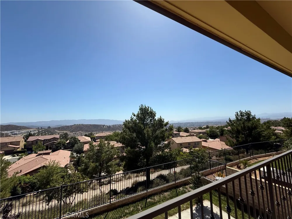 19042 Martino Court Canyon Country, CA 91350