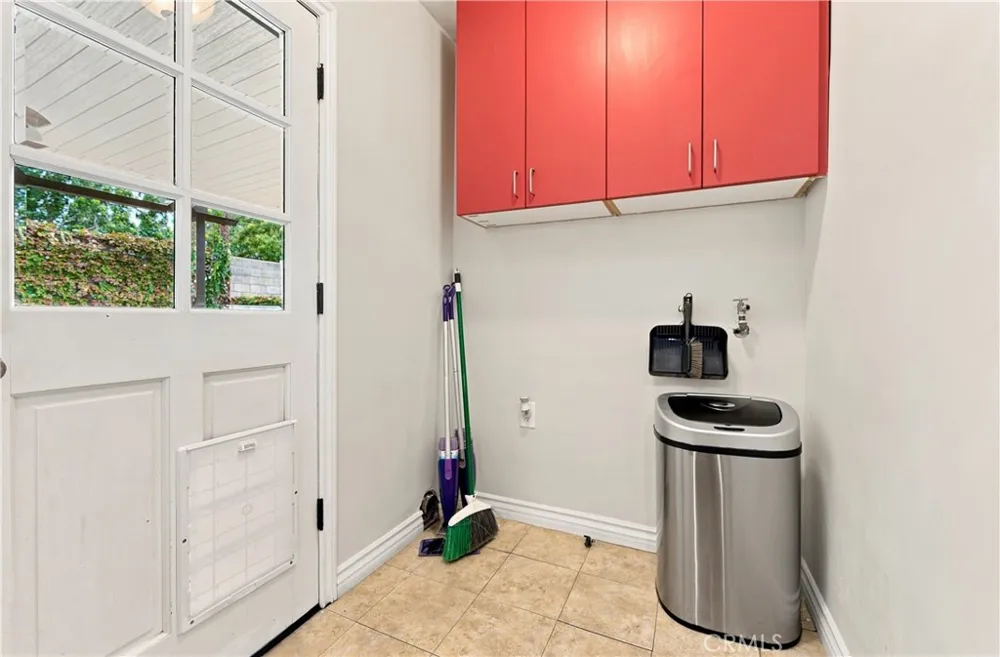 946 S Mccloud Anaheim, CA 92805