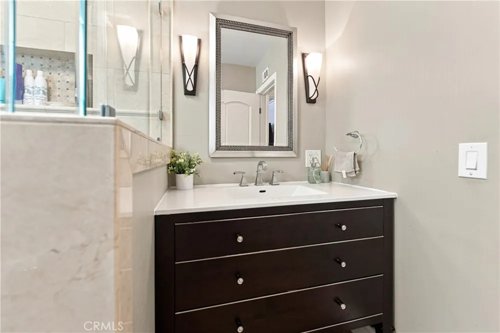 946 S Mccloud Anaheim, CA 92805