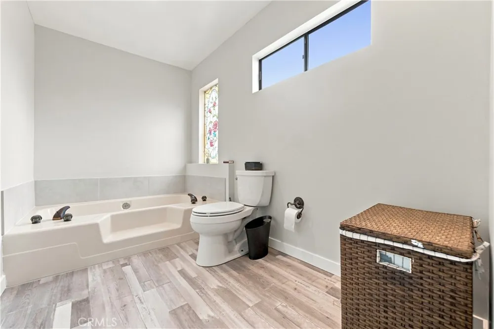 946 S Mccloud Anaheim, CA 92805