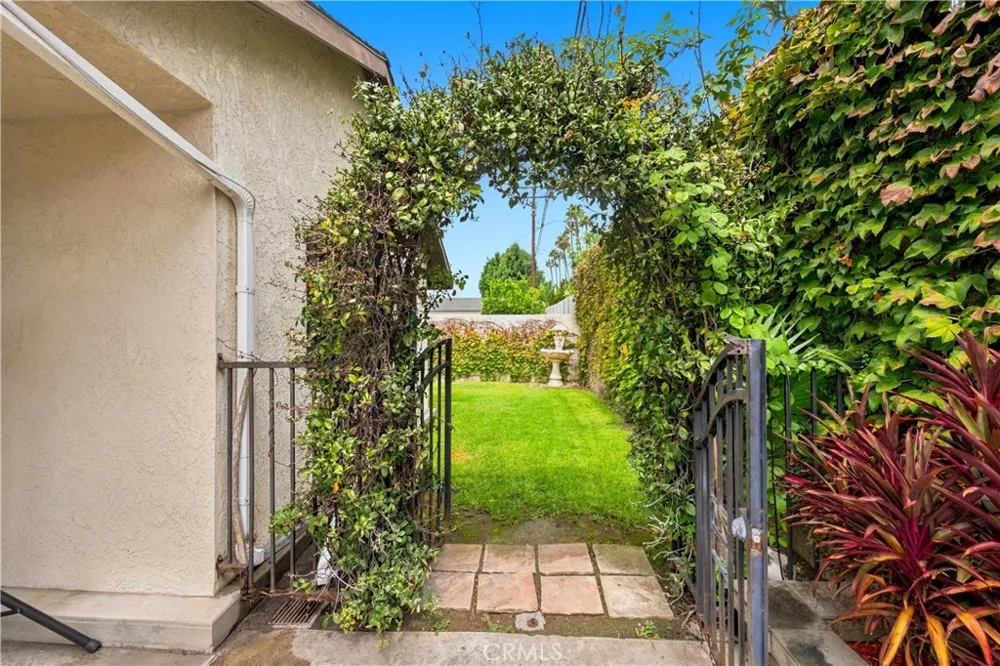 946 S Mccloud Anaheim, CA 92805