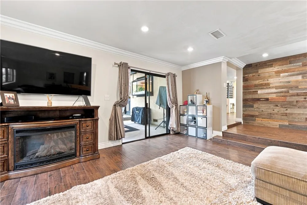 946 S Mccloud Anaheim, CA 92805