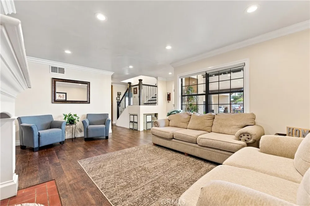 946 S Mccloud Anaheim, CA 92805
