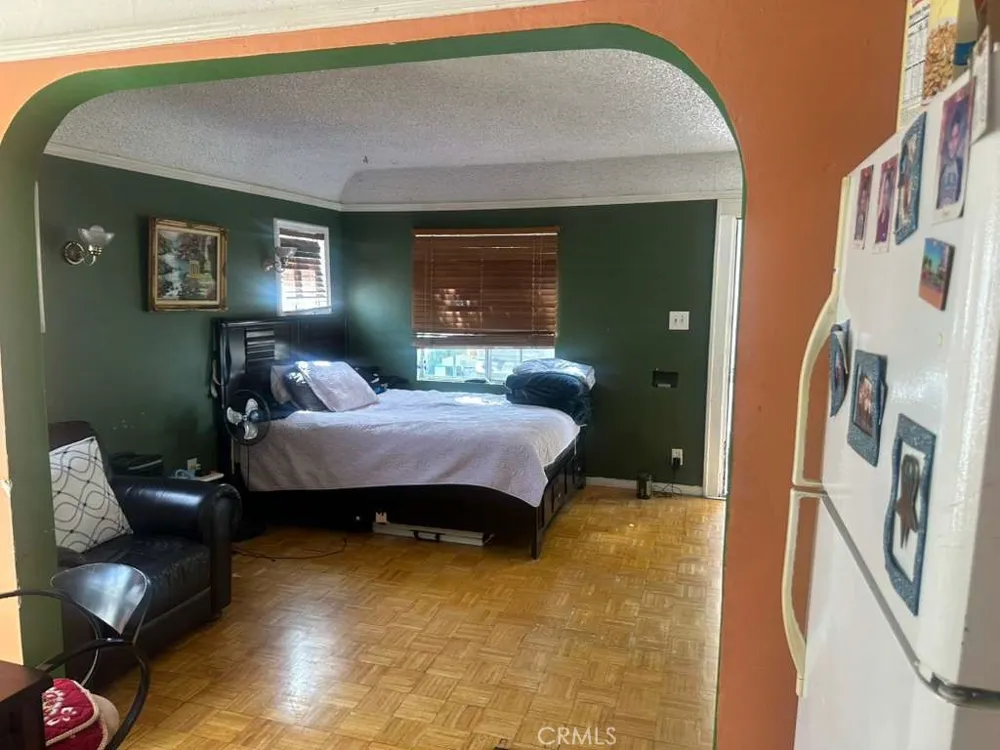 6534 4th Los Angeles, CA 90043